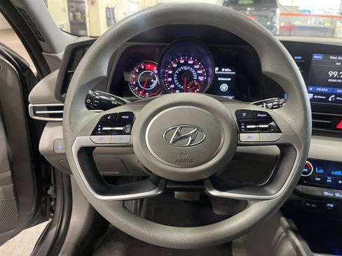 Used 2022 Hyundai Elantra SEL w/ Cargo Package FWD image 23