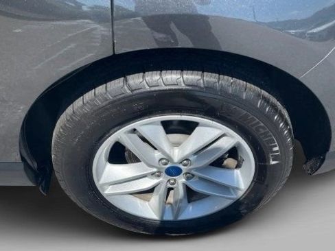 Used 2018 Ford Edge SEL w/ Equipment Group 201A FWD image 5