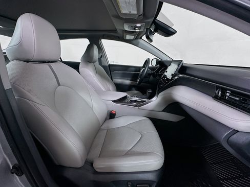 Used 2023 Toyota Camry XLE w/ Navigation Package image 31