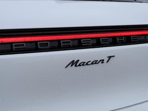 New 2026 Porsche Macan image 6