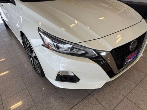 Used 2022 Nissan Altima 2.0 SR FWD image 8