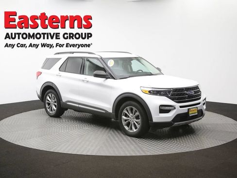 Used 2022 Ford Explorer XLT w/ Equipment Group 202A AWD/4WD image 52