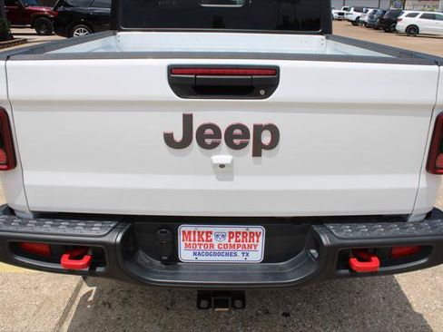 Certified 2026 Jeep Gladiator Rubicon AWD/4WD image 13