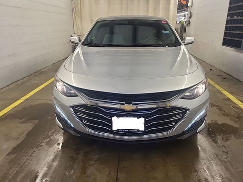 Used 2022 Chevrolet Malibu LT image 2