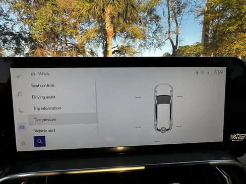 Used 2025 Lexus LX 600 4WD w/ Appearance Package image 25