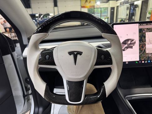 Used 2021 Tesla Model Y Long Range AWD/4WD image 19