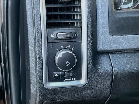 Used 2018 RAM 1500 Big Horn AWD/4WD image 10