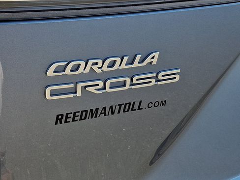 Used 2024 Toyota Corolla Cross XLE FWD image 29