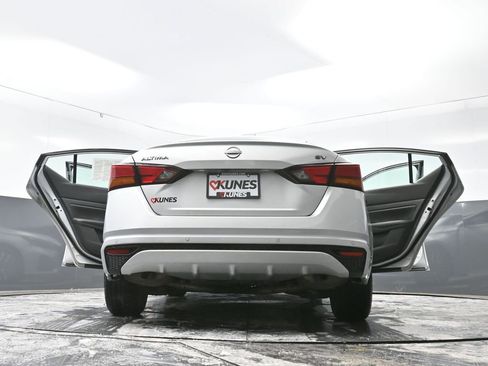 Used 2024 Nissan Altima 2.5 SV image 78