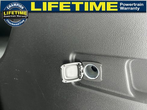 Certified 2023 GMC Acadia SLT w/ Trailering Package image 17