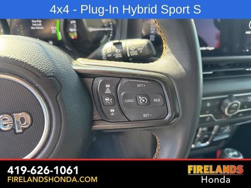 Used 2024 Jeep Wrangler Unlimited w/ Convenience Group AWD/4WD image 22