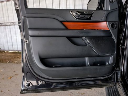 Used 2024 Lincoln Navigator Reserve image 42