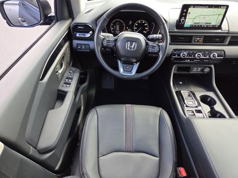Certified 2024 Honda Pilot Touring image 33
