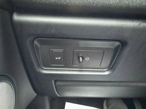 Used 2018 Land Rover Range Rover Evoque HSE AWD/4WD image 19