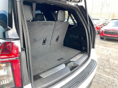 Used 2024 Chevrolet Tahoe Premier AWD/4WD image 25