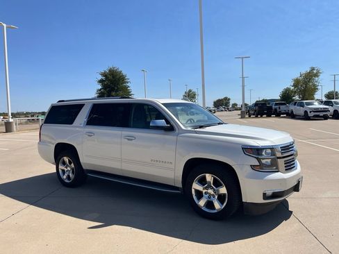 Used 2015 Chevrolet Suburban LTZ RWD image 7