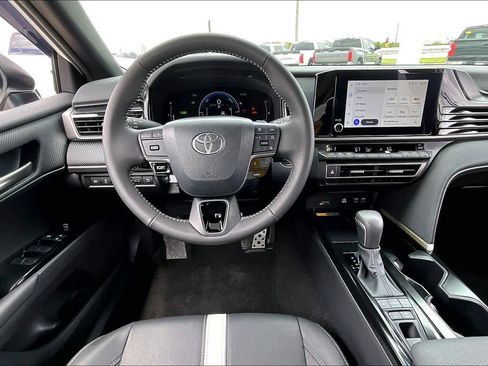 Used 2026 Toyota Camry SE w/ Convenience Package image 6