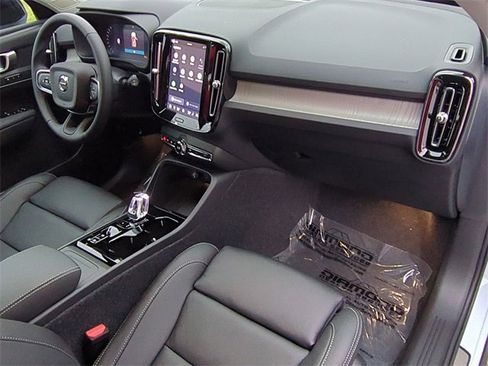 New 2026 Volvo XC40 B5 Plus w/ Protection Package Premier image 19