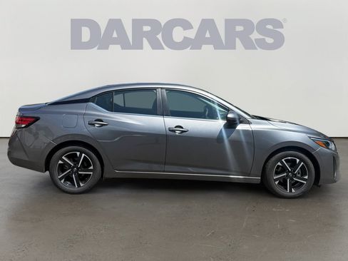 Used 2024 Nissan Sentra SV FWD image 8
