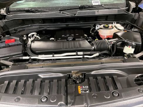 Used 2023 Chevrolet Silverado 1500 LT AWD/4WD image 35
