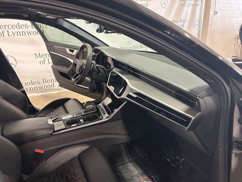 Used 2022 Audi RS 6 w/ Executive Package image 18