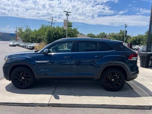 Used 2022 Volkswagen Atlas Cross Sport SE w/ Panoramic Sunroof Package AWD/4WD image 4