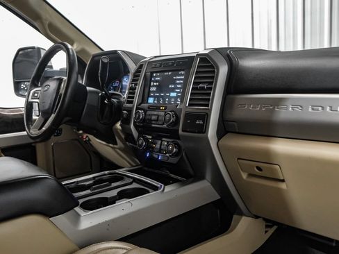 Used 2017 Ford F350 Lariat w/ Lariat Ultimate Package AWD/4WD image 12
