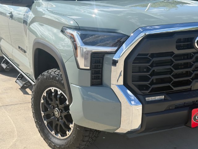 Used 2026 Toyota Tundra SR5 w/ TRD Off-Road Premium Package AWD/4WD image 7