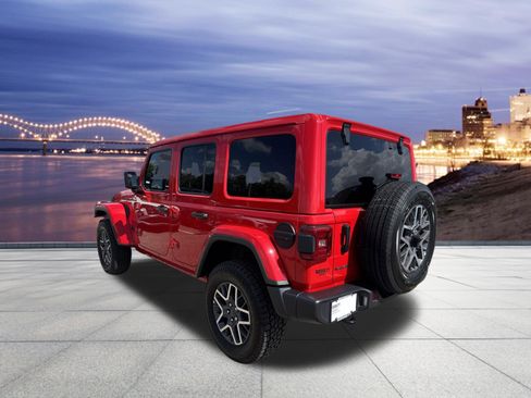 Used 2025 Jeep Wrangler Unlimited Sahara AWD/4WD image 3