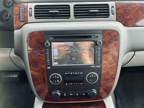 Used 2014 Chevrolet Tahoe LTZ image 31