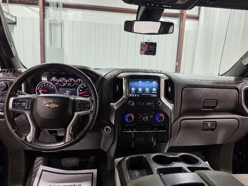 Used 2021 Chevrolet Silverado 1500 LT w/ Safety Package II AWD/4WD image 11