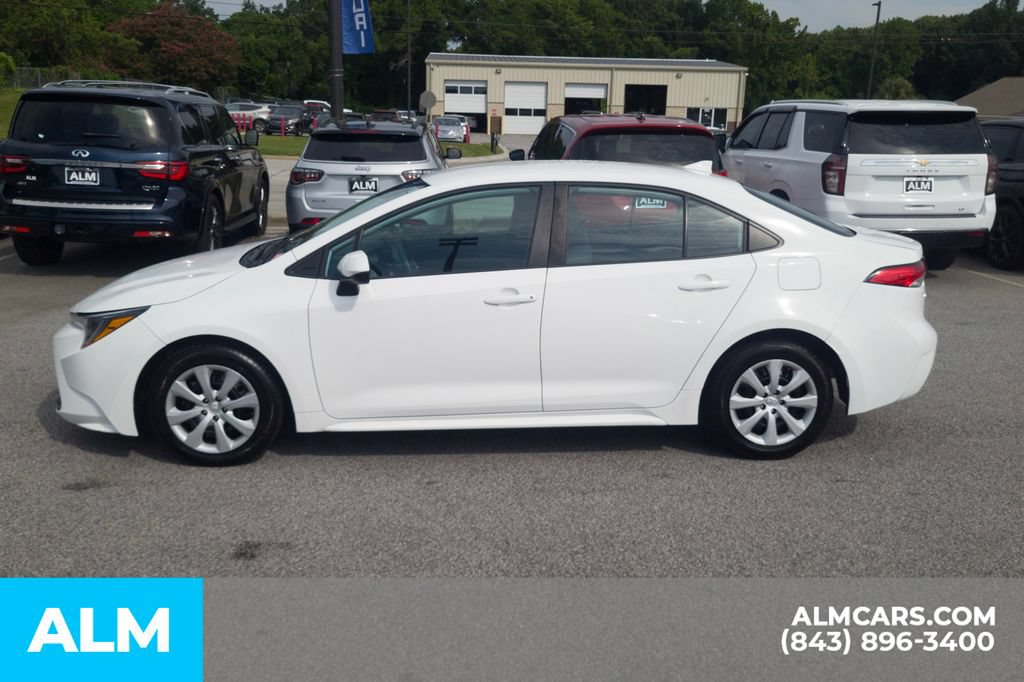 Used 2024 Toyota Corolla LE FWD image 10