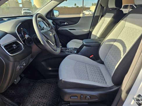 Used 2022 Chevrolet Equinox LS w/ LS Convenience Package image 17