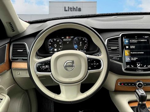 Used 2022 Volvo XC90 T6 Momentum w/ Climate Package image 15