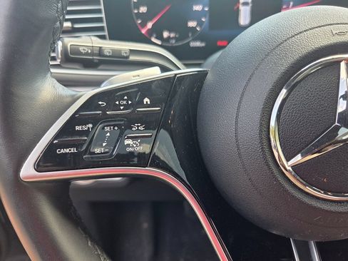 Used 2025 Mercedes-Benz GLS 450 4MATIC image 24