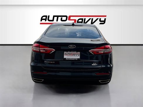 Used 2020 Ford Fusion SE image 6