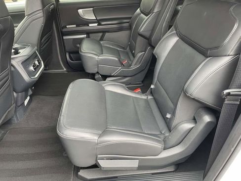 Used 2025 Ford Expedition Max Platinum AWD/4WD image 18