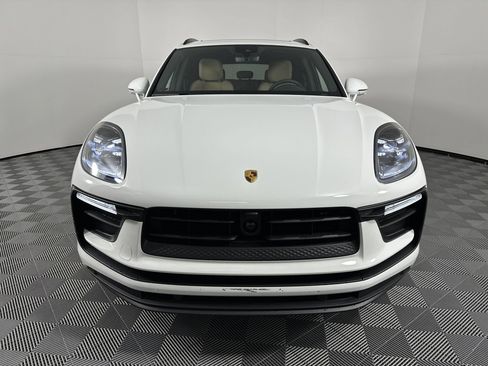 Certified 2025 Porsche Macan image 10