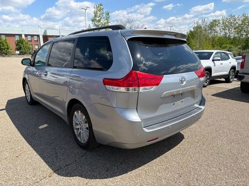 Used 2014 Toyota Sienna Limited w/ Limited Premium Package AWD/4WD image 4