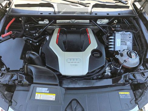 Used 2018 Audi SQ5 Premium Plus w/ Navigation Package AWD/4WD image 34