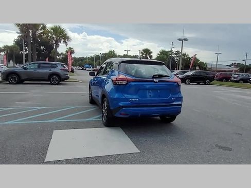 Used 2023 Nissan Kicks SV image 30