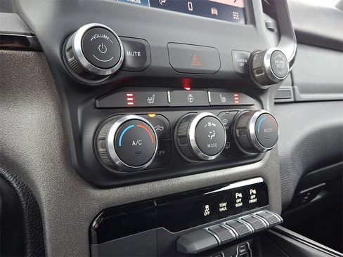 Used 2022 RAM 1500 Big Horn w/ Built-to-serve Edition image 15