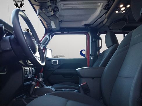 Used 2023 Jeep Gladiator Overland image 7