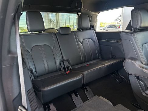 Used 2024 Ford Expedition Platinum AWD/4WD image 16
