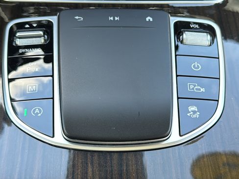 Used 2022 Mercedes-Benz GLC 300 image 21