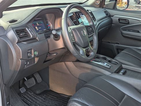 Used 2022 Honda Pilot TrailSport image 13