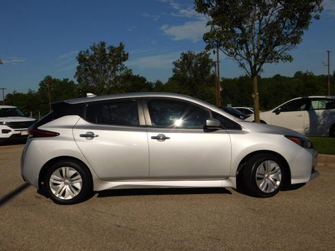 Used 2022 Nissan Leaf S FWD image 4
