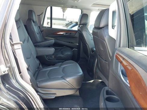 Used 2016 Cadillac Escalade Luxury RWD image 11
