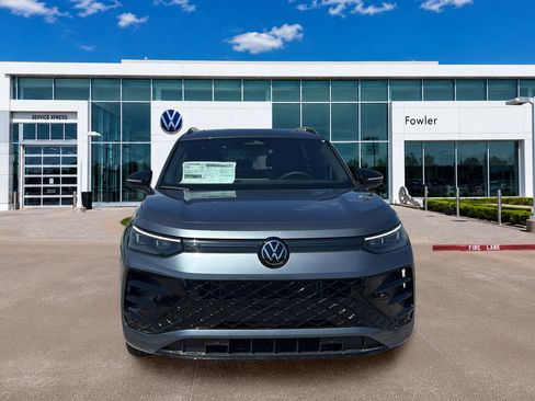 New 2026 Volkswagen Tiguan SE R-Line AWD/4WD image 2