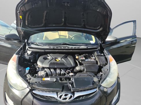 Used 2013 Hyundai Elantra GLS w/ Preferred Pkg image 24